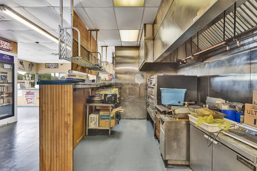 More Photos Of 110 E Pennsylvania Ave, New Stanton General Retail For Sale