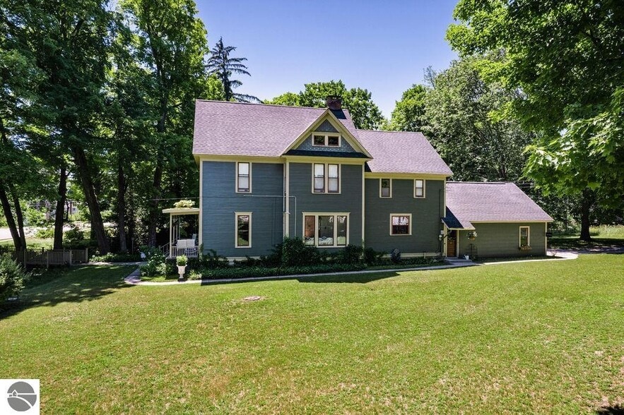 More Photos Of 2287 S Main St, Central Lake Hospitality For Sale