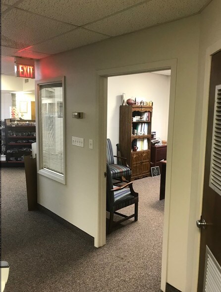 More Photos Of 1841 Norman Dr, Valdosta Office For Sale