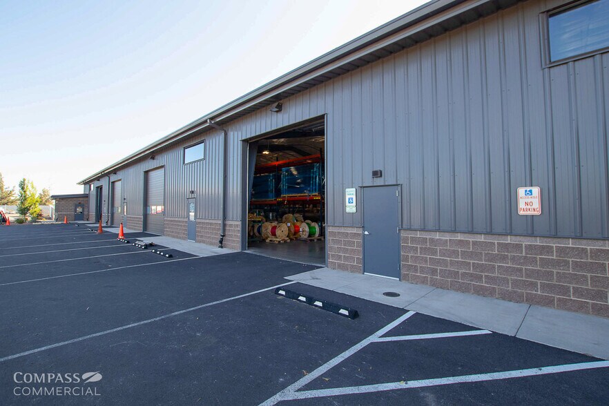 More Photos Of 3525 SW Empire Dr, Prineville Warehouse For Lease