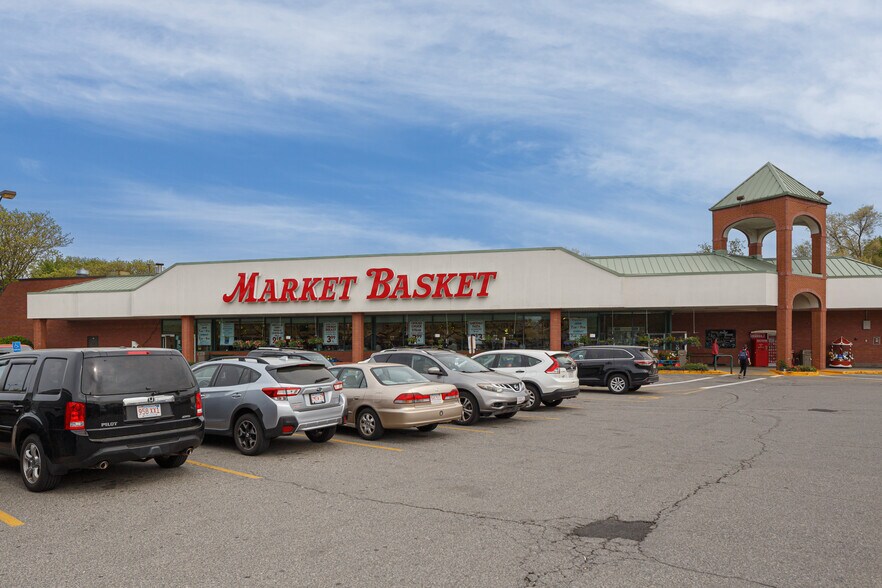 More Photos Of 225 Lincoln Ave, Haverhill Unknown For Lease