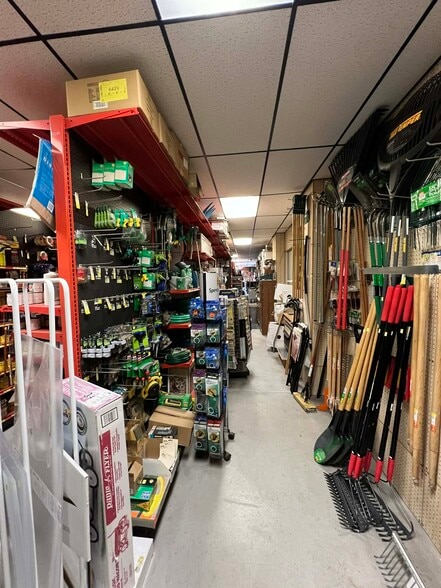 More Photos Of 200 Bridge St, Tremont General Retail For Sale