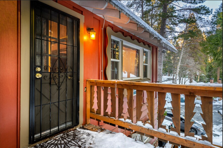 More Photos Of 27992 Rainbow Dr, Lake Arrowhead Hotel For Sale