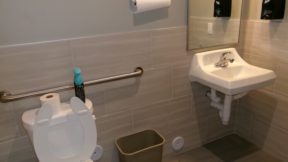 More Photos Of 6314 W Union Hills Dr, Glendale Medical For Lease
