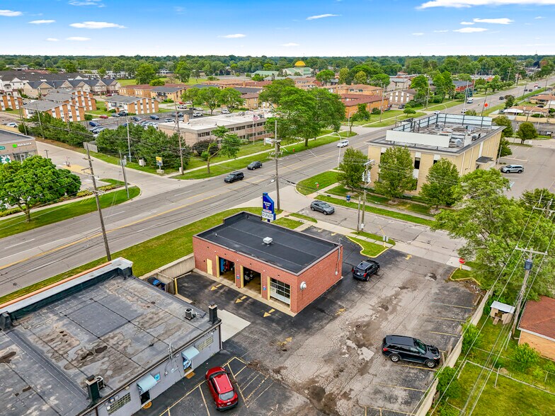 More Photos Of 8332 E 12 Mile Rd, Warren Service Station For Sale