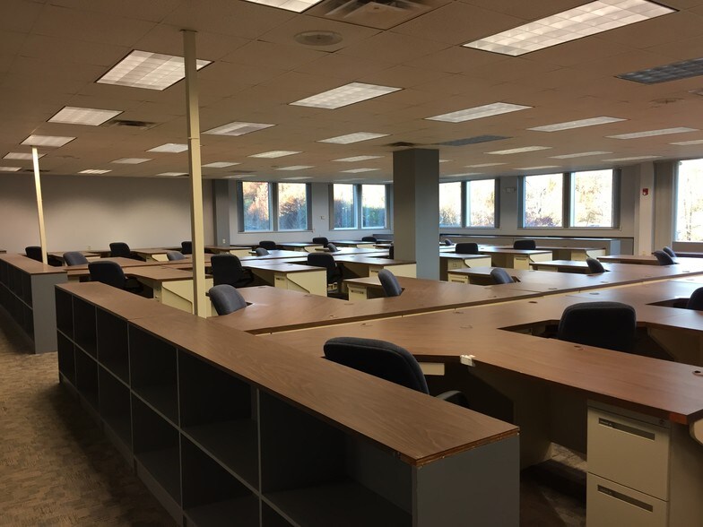 More Photos Of 500 Technology Dr, Canonsburg Office For Lease