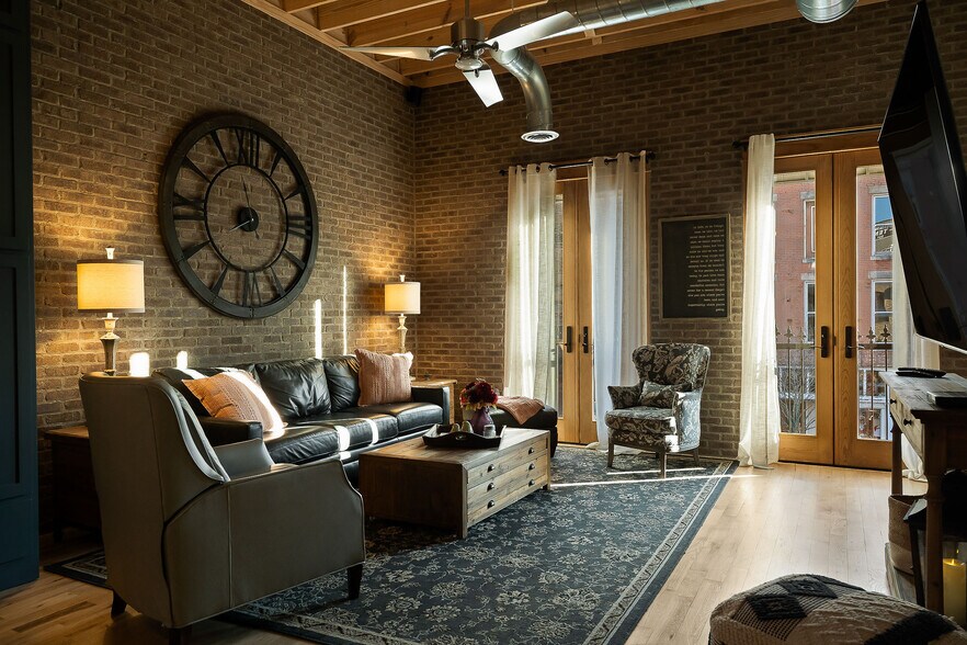 More Photos Of 207 E Main St, McMinnville General Retail For Sale