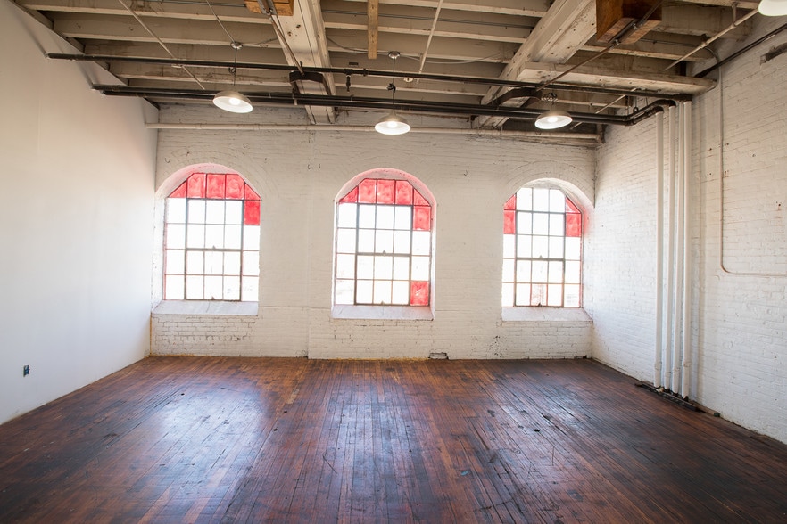 More Photos Of 70 Spruce St, Paterson Warehouse For Sale