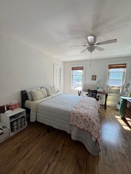 More Photos Of 236 16th St, Brooklyn Storefront Retail Residential For Sale