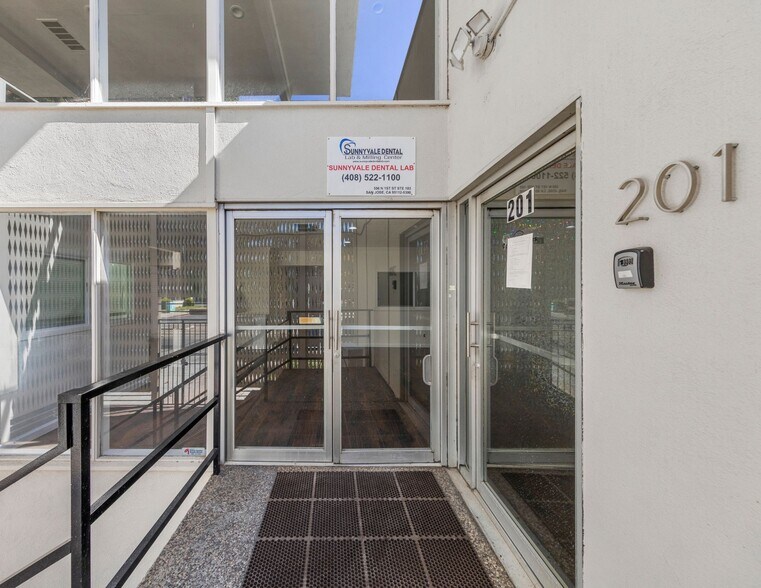 More Photos Of 556 N 1st St, San Jose Medical For Sale