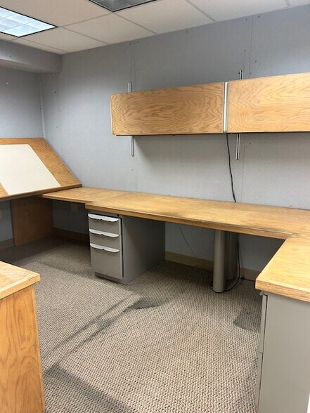 More Photos Of 11860 Kemper Rd, Auburn Light Distribution For Lease