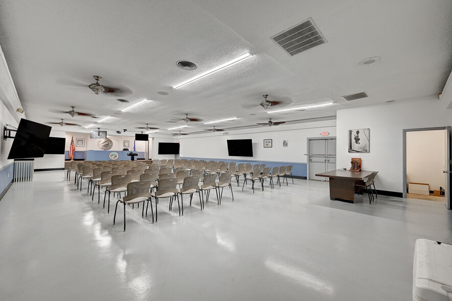 More Photos Of 100 Shiloah Dr, Las Vegas Religious Facility For Sale