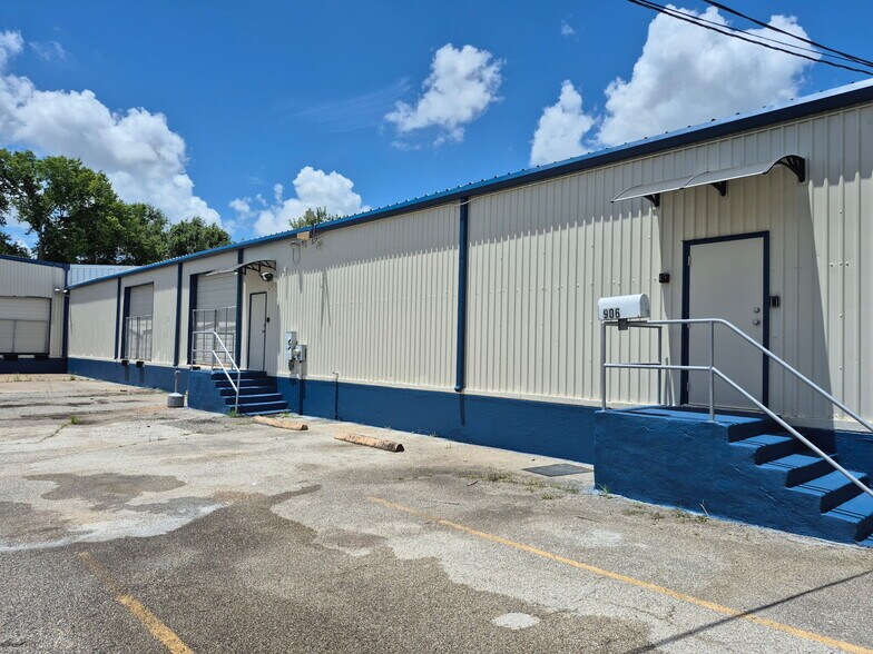 More Photos Of 906 Witter St, Houston Warehouse For Lease