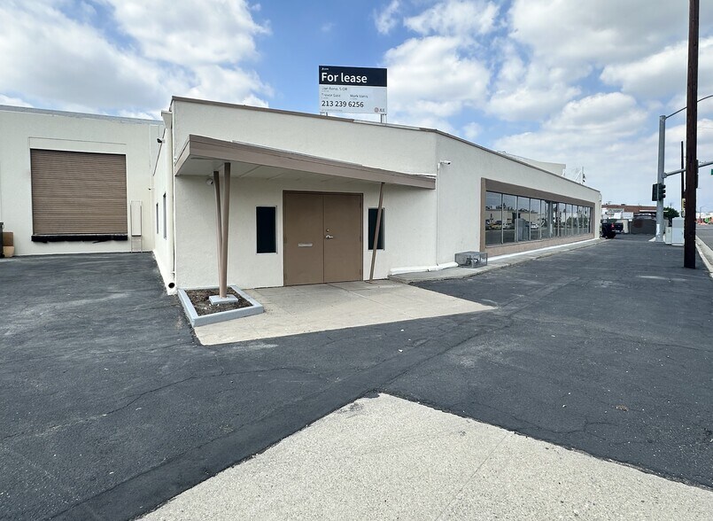 More Photos Of 2501 Yates Ave, Commerce Warehouse For Lease