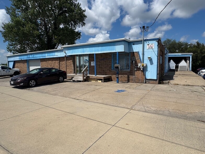 More Photos Of 8100 E 40 Hwy, Kansas City Warehouse For Sale