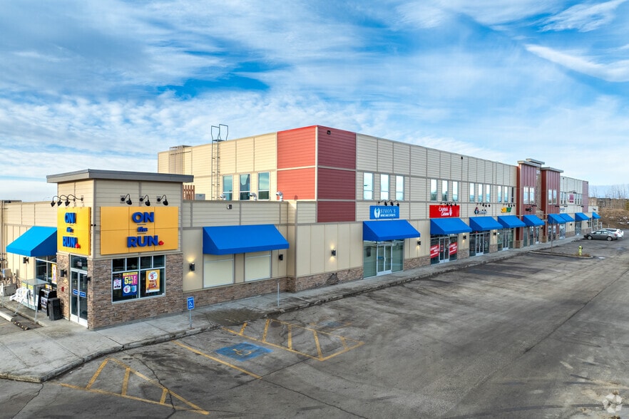 More Photos Of 4 River Heights Dr, Cochrane Storefront For Lease