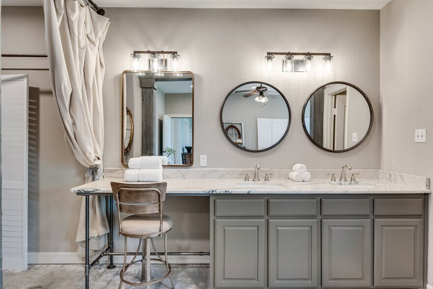 More Photos Of 955 Jack Eastham, Avalon Land For Sale