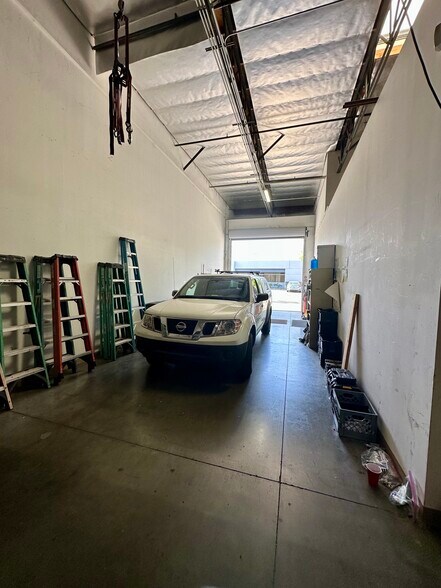 More Photos Of 1025 N Shepard St, Anaheim Warehouse For Sale