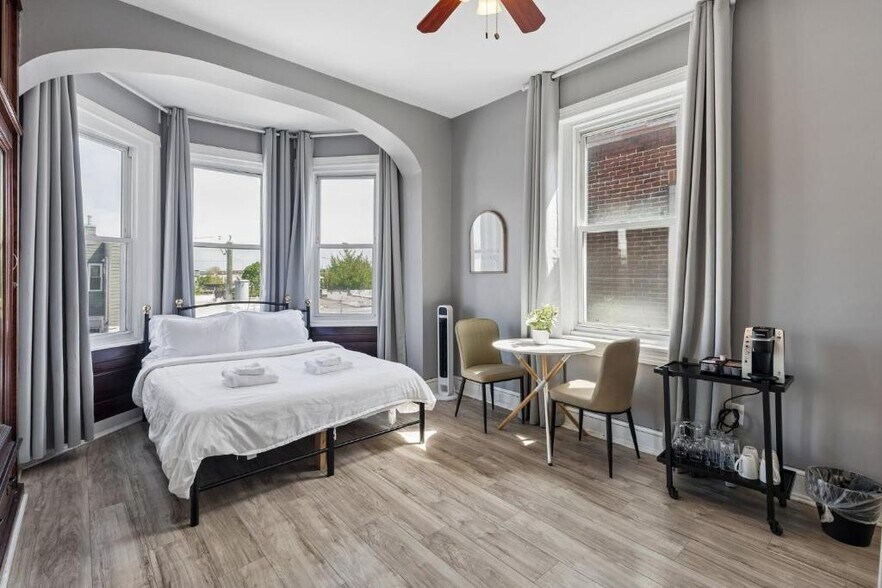 More Photos Of 1611 S Broad St, Philadelphia Specialty For Sale