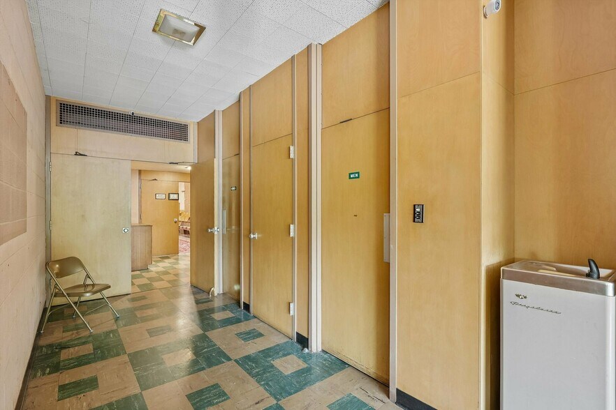 More Photos Of 3843 6th Ave, Des Moines Lodge Meeting Hall For Sale