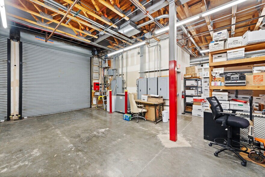 More Photos Of 6 Cushing, Irvine Light Manufacturing For Sale