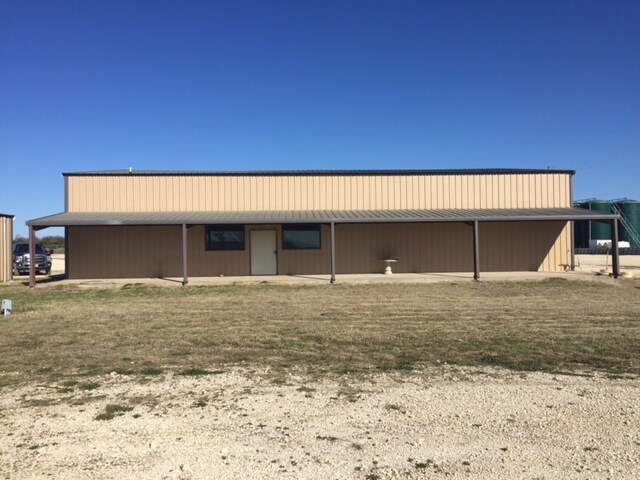 More Photos Of 6750 W 67 Hwy, Cleburne Warehouse For Lease