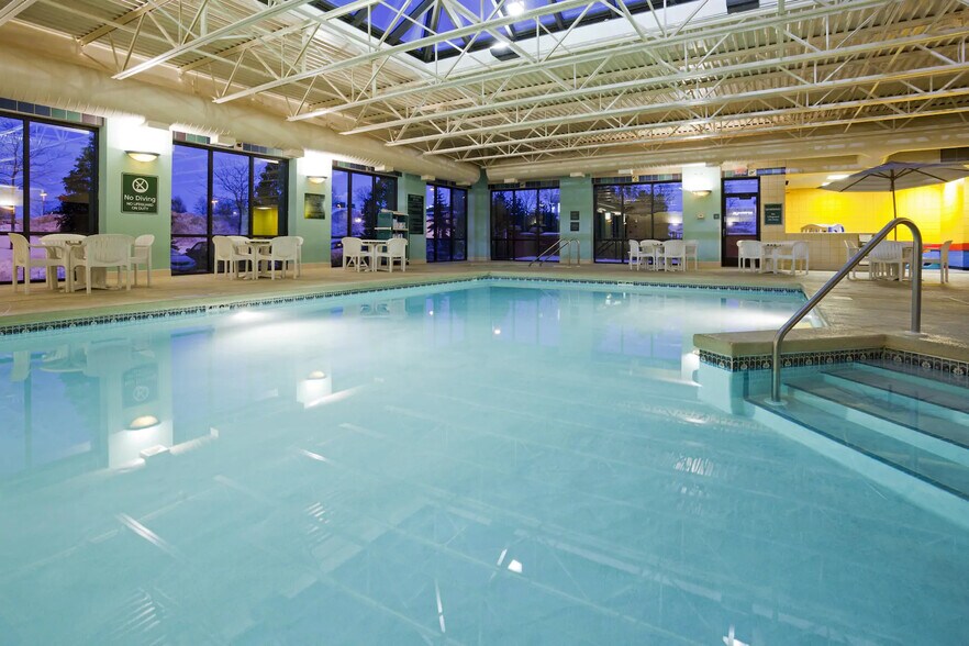 More Photos Of 5217 E Terrace Dr, Madison Hotel For Sale