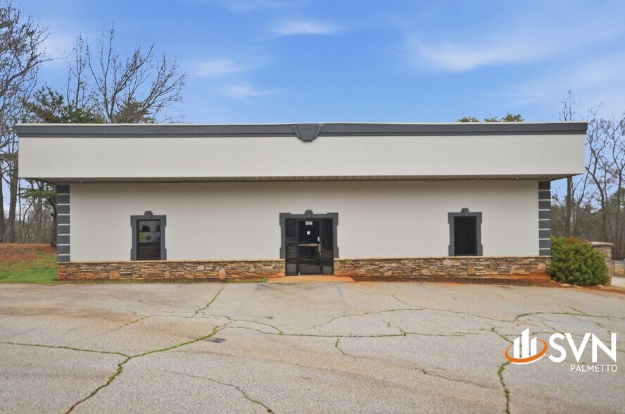 More Photos Of 107 Ben Hamby Ln, Greenville Light Distribution For Lease