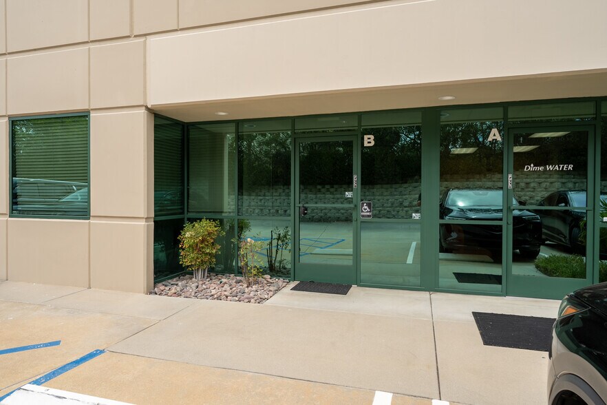 More Photos Of 2575 Fortune Way, Vista Warehouse For Lease