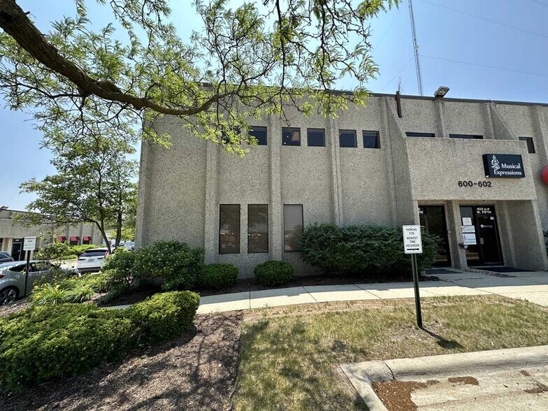 Primary Photo Of 600-610 W 5th Ave, Naperville Flex For Lease