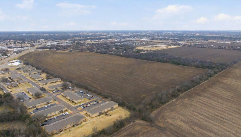 Primary Photo Of 2520 N ROBINSON Dr, Waco Land For Sale