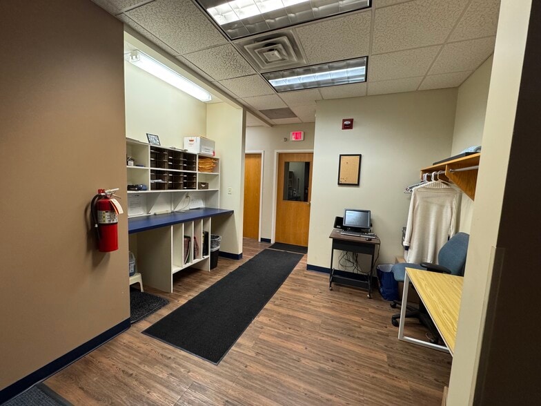 More Photos Of 620 W Edison Rd, Mishawaka Unknown For Lease