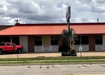 Primary Photo Of 1617 Pulliam St, San Angelo Auto Repair For Sale