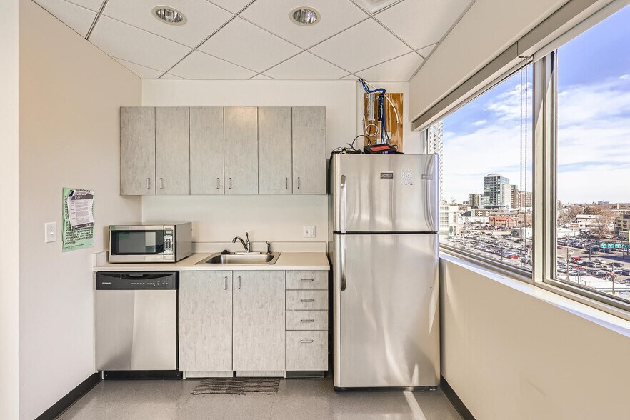 More Photos Of 1800 Glenarm Pl, Denver Office For Sale