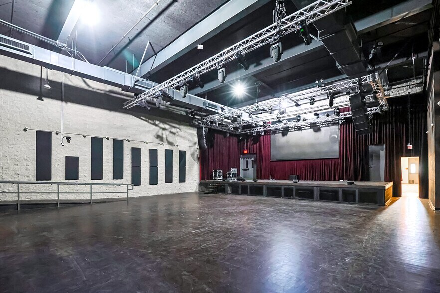 More Photos Of 1532 N Highland Ave, Los Angeles Office For Sale