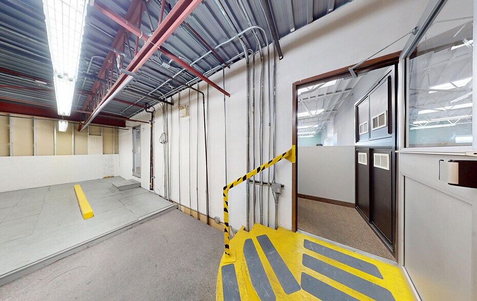 More Photos Of 205 Hutchings St, Winnipeg Manufacturing For Lease