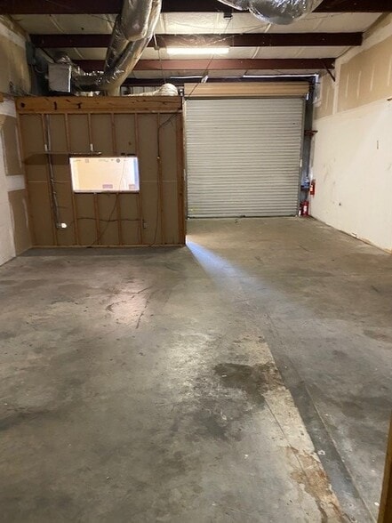 More Photos Of 4260 James St, Port Charlotte Warehouse For Lease