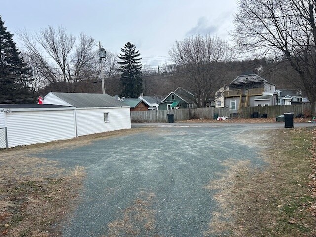 More Photos Of 640 5th Ave, Troy Specialty For Sale