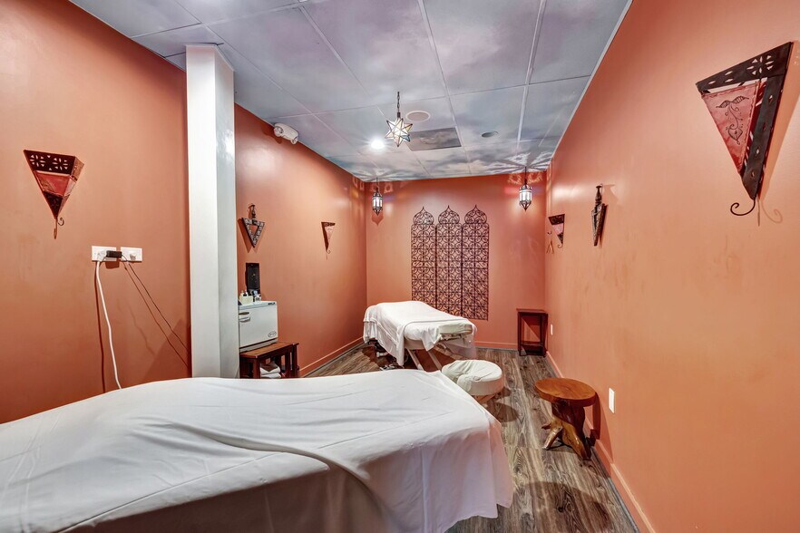 More Photos Of 3045 N Federal Hwy, Fort Lauderdale Storefront Retail Office For Lease