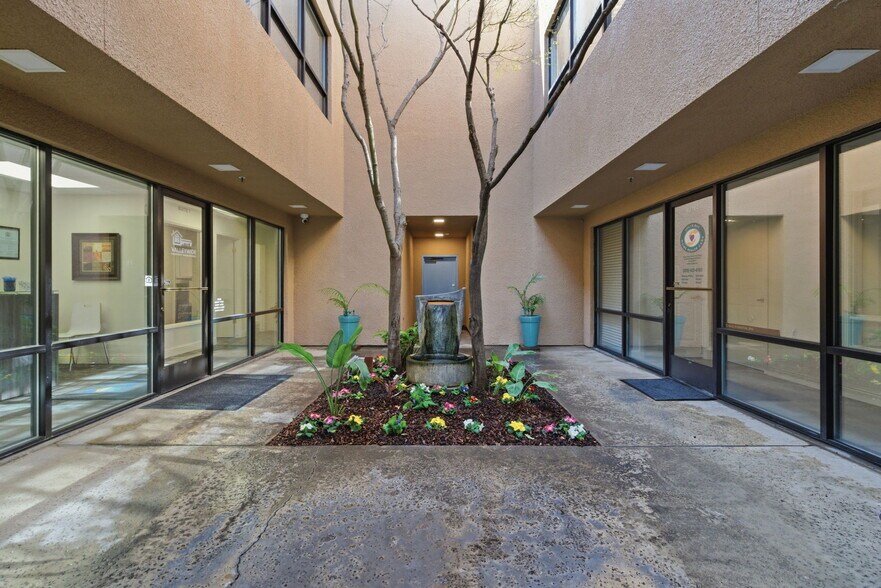 More Photos Of 717 16th St, Modesto Office For Lease