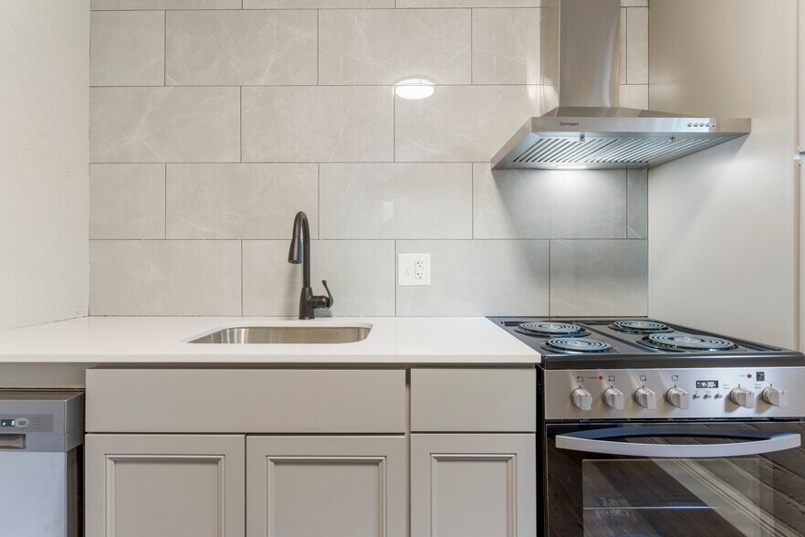 More Photos Of 2618 E 8th St, Tulsa Apartments For Sale