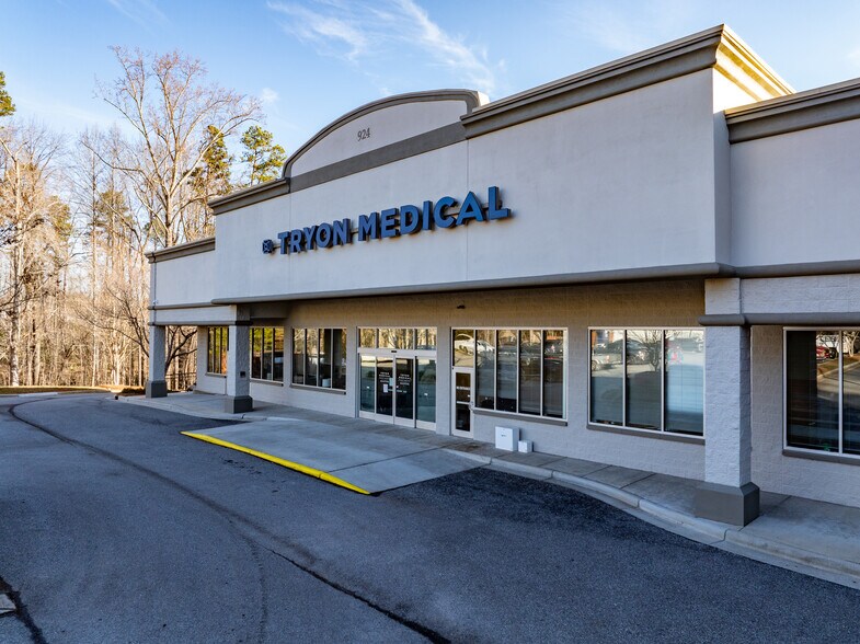 More Photos Of 920 Cox Rd, Gastonia Unknown For Lease