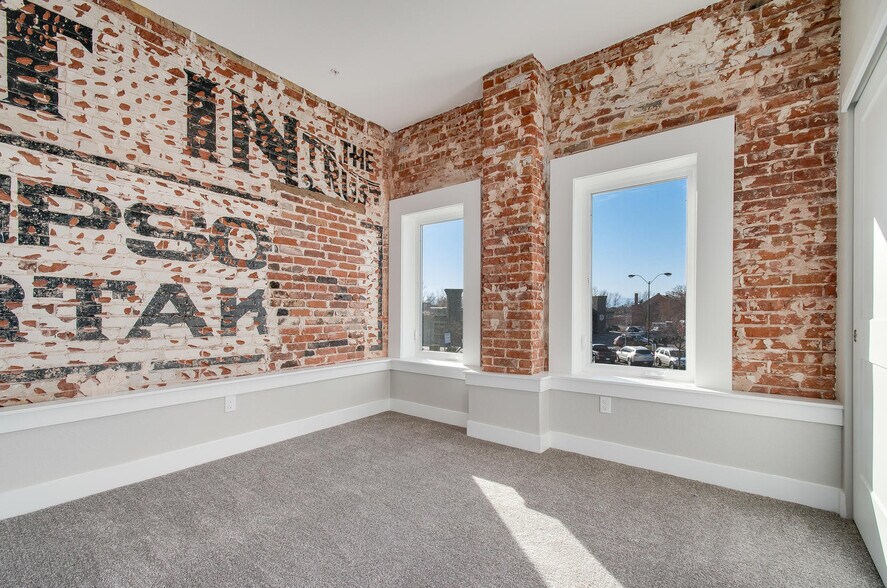 More Photos Of 300 S Logan St, Denver Apartments For Lease
