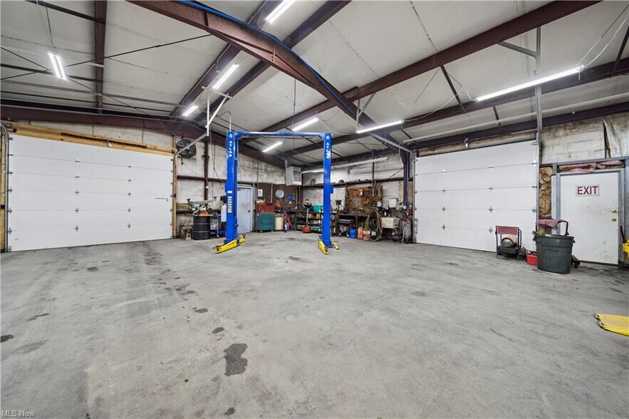 More Photos Of 391 E Main St, Andover Auto Repair For Sale