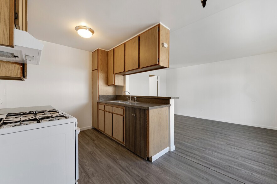 More Photos Of 18356 Napa St, Northridge Apartments For Sale