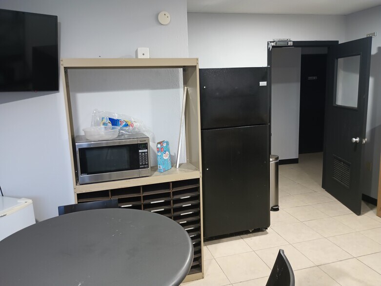 More Photos Of 7707 Waco Ave, Baton Rouge Coworking Space