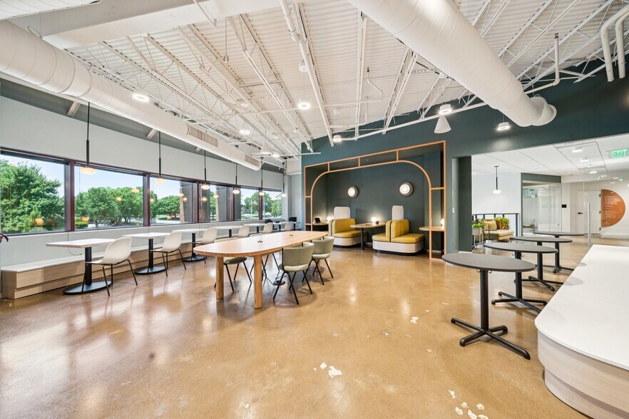 More Photos Of 4101 Cox Rd, Glen Allen Coworking Space