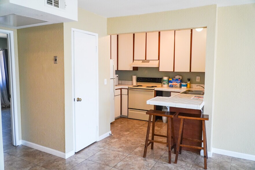 More Photos Of 2127 Front St, San Diego Apartments For Sale