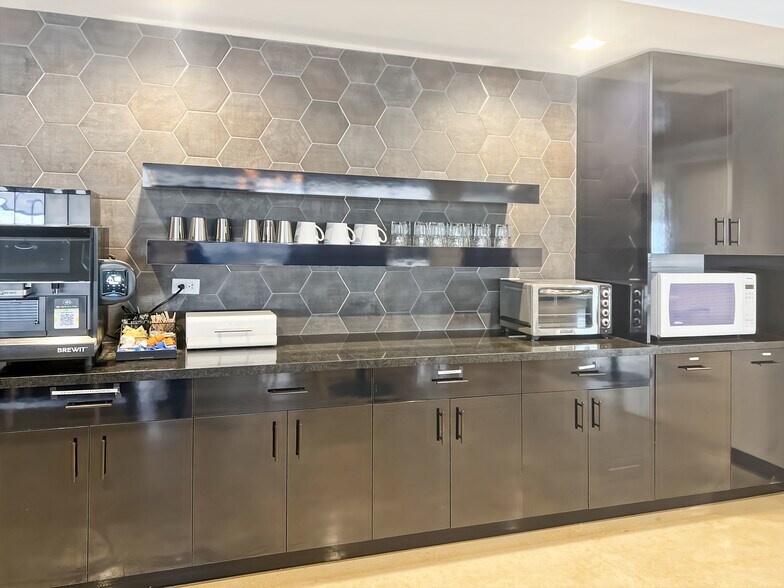 More Photos Of 100 Franklin Sq Dr, Somerset Coworking Space