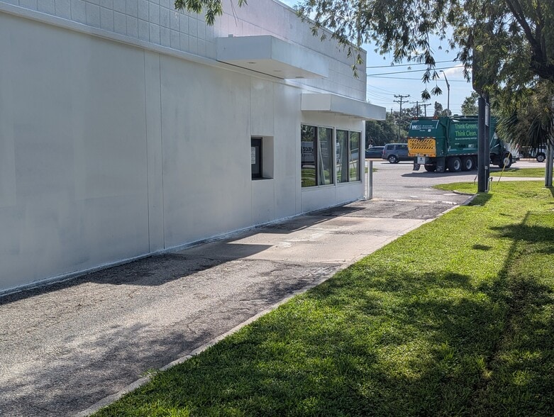 More Photos Of 8550 N Dale Mabry Hwy, Tampa Fast Food For Lease